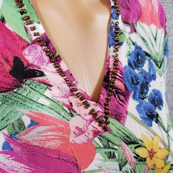 Floral Beadwork V-Neck 3/4 Sleeve Blouse - Picture 2 of 4